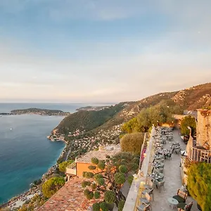 https://chateau-de-la-chevre-d-or.fr-provencehotel.com